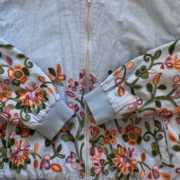 Floral Embroidered Bomber Jacket Size Small - Picture 9 of 11